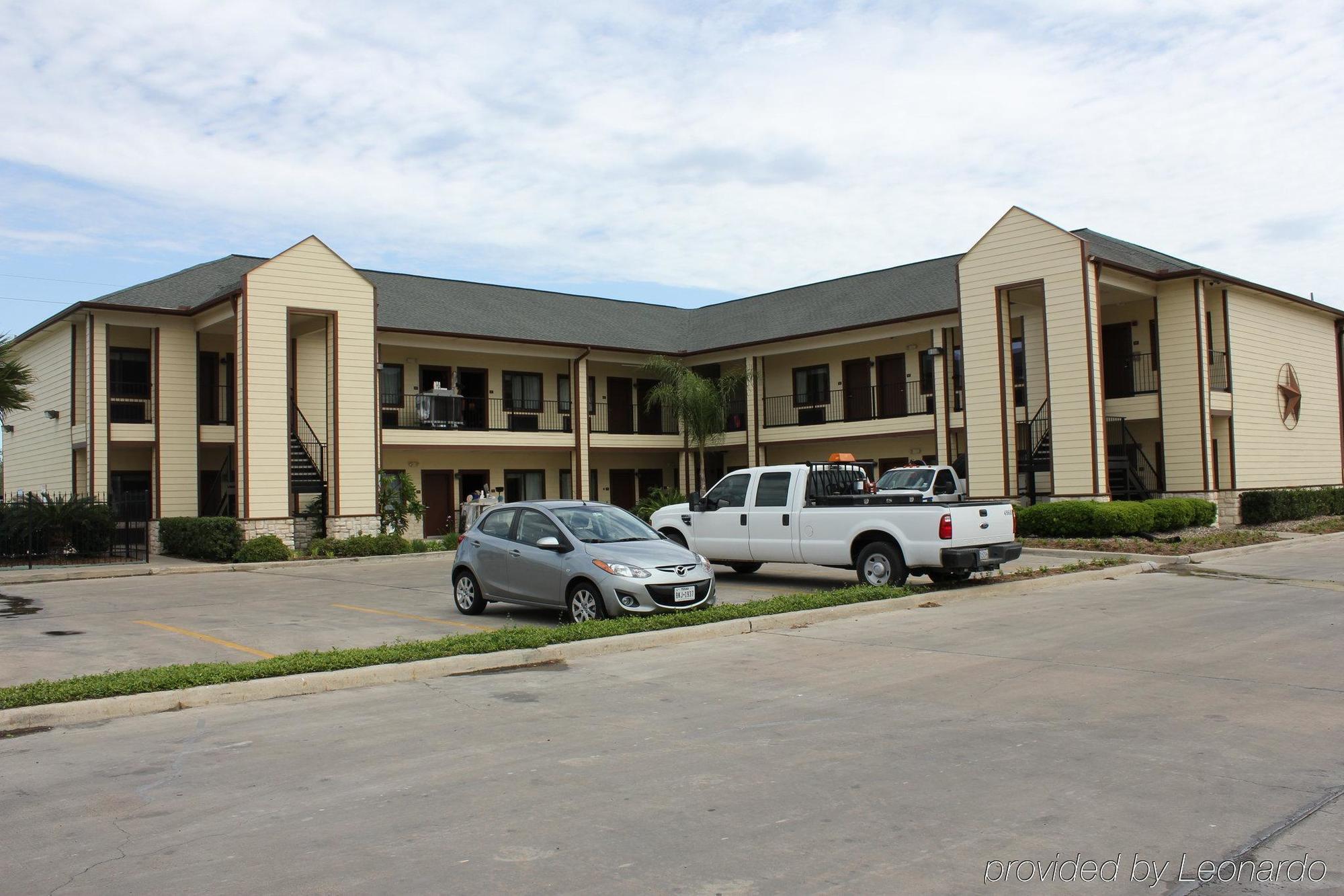 Lone Star Inn And Suites Victoria Exterior photo